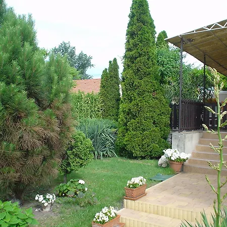 Apartment Oeroekzoeld Balatonfenyves