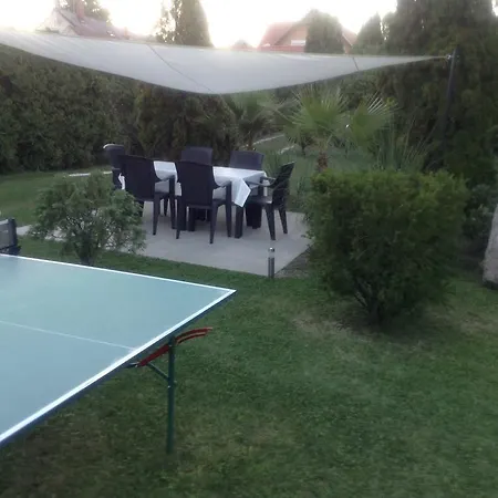 Oeroekzoeld بالاتونفينيفيس